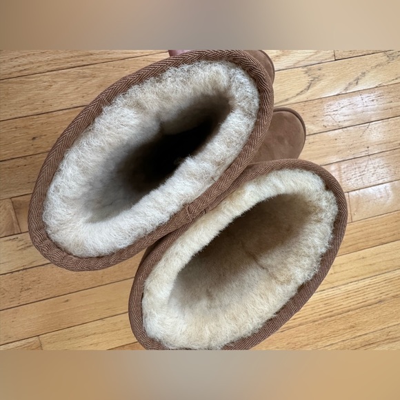 Chestnut color, size 7, worn twice maybe. Barely worn. - Picture 4 of 9